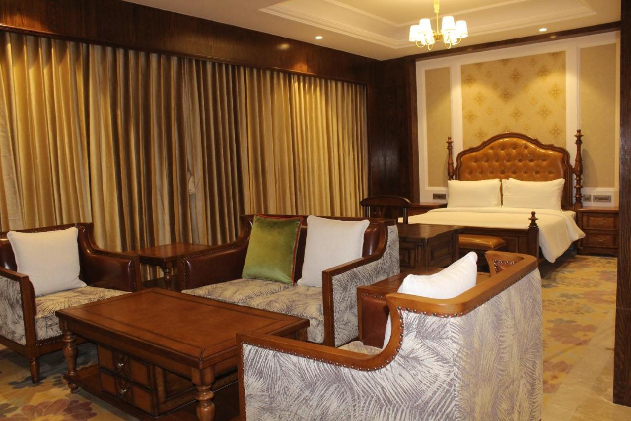 เลมอน ทรี พรีเมียร์ Hotel ทวารกา ภายนอก รูปภาพ