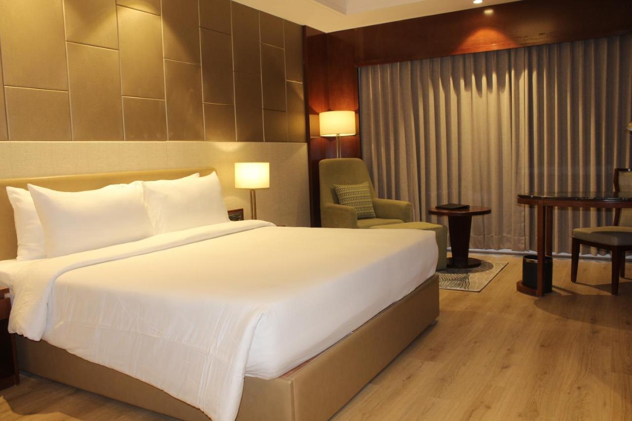 เลมอน ทรี พรีเมียร์ Hotel ทวารกา ภายนอก รูปภาพ