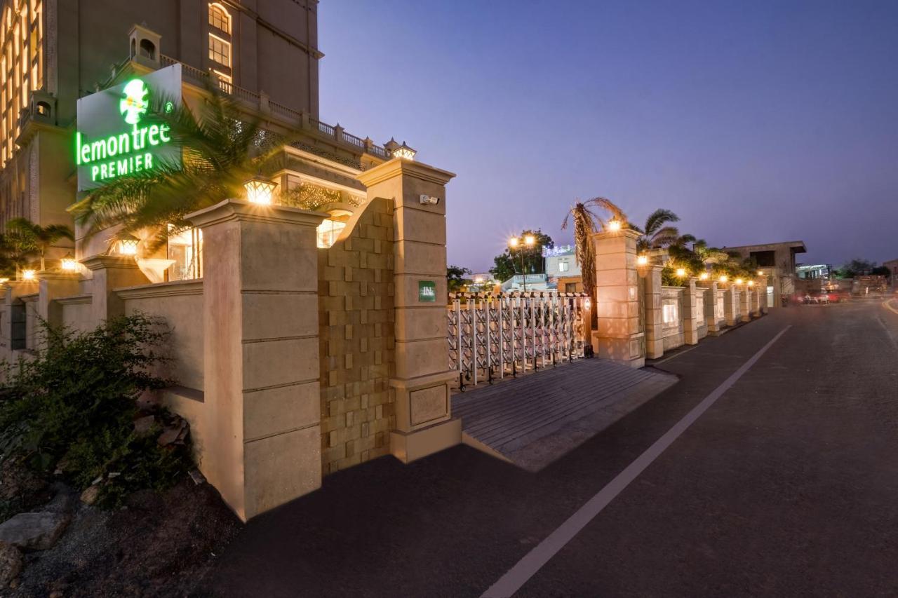 เลมอน ทรี พรีเมียร์ Hotel ทวารกา ภายนอก รูปภาพ